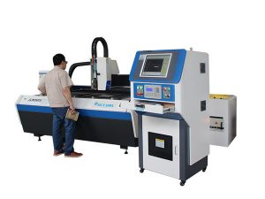 Wasserkühlung Faserlaser-Metallschneidemaschine, Laserschneidemaschine für Handwerk